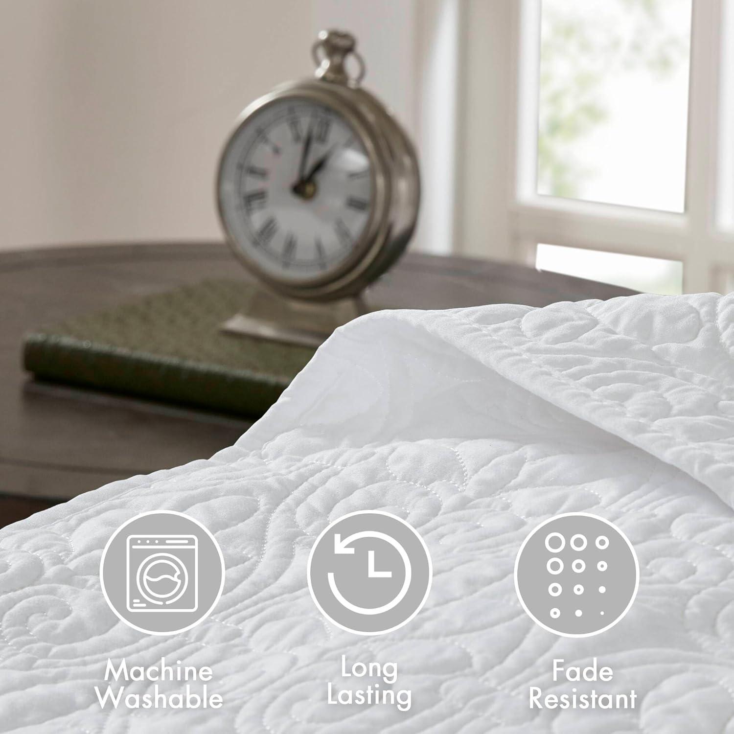 imageMadison Park Quebec Quilt Set Luxurious Damask Stitching Design Cotton Filled Lightweight Coverlet Bedspread Bedding Shams FullQueen90quotx90quot Cream 3 PieceWhite