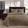 Madison Park Quebec Queen Size Quilt Bedding Set – Ivory , Damask – 3 Piece Bedding Quilt Coverlets – Ultra Soft Microfiber Bed Quilts Quilted Coverlet(Mocha)
