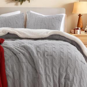Madison Park Ellis Cable Knit Comforter Set – Soft Fluffy Chenille with Sherpa Reverse, Cozy Sweater-Inspired Texture, Oeko-Tex Certified,King, Ivory(Gray)