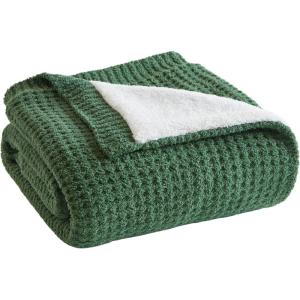 Madison Park Luxuriously Cozy Chenille Throw Blanket Waffle Weave Reversible Soft & Warm Sherpa Throw, Lightweight, Breathable Waffle Throw, Farmhouse Room Décor Summer Blanket, 50×60, Red(Green)