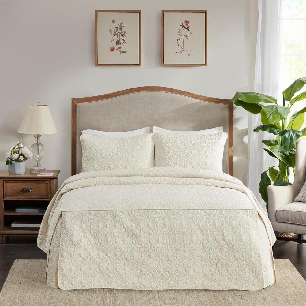 imageMadison Park Quebec Split Corner Quilted Bedspread Classic Traditional Design All Season Lightweight Bedding Set Matching Shams Queen Damask Quilted Cream 3 PieceCream