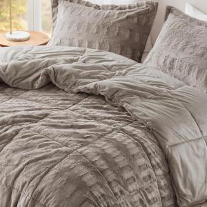 Madison Park Soft Plush Comforter Long Faux Fur Design, Mid Century, Modern All Season Down Alternative Bedding Set with Matching Sham, Full/Queen, Gia, Gray/White 3 Piece(Gray)