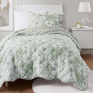 Madison Park Essentials Adele Reversible Pink Floral Quilt Set, Scalloped Edge, Lightweight All-Season Bedding Set, Elegant Gift for Her, Full/Queen – 3 Pieces (1 Quilt, 2 Standard Shams)(Green)